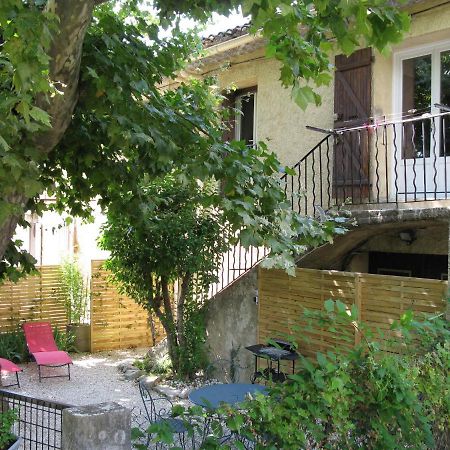Location& Gites Sarrians Esterno foto