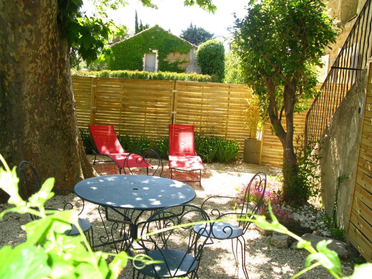 Location& Gites Sarrians Esterno foto